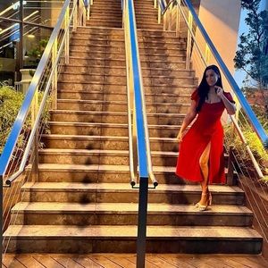 Like New - Red Alexia Admor Sweetheart midi dress